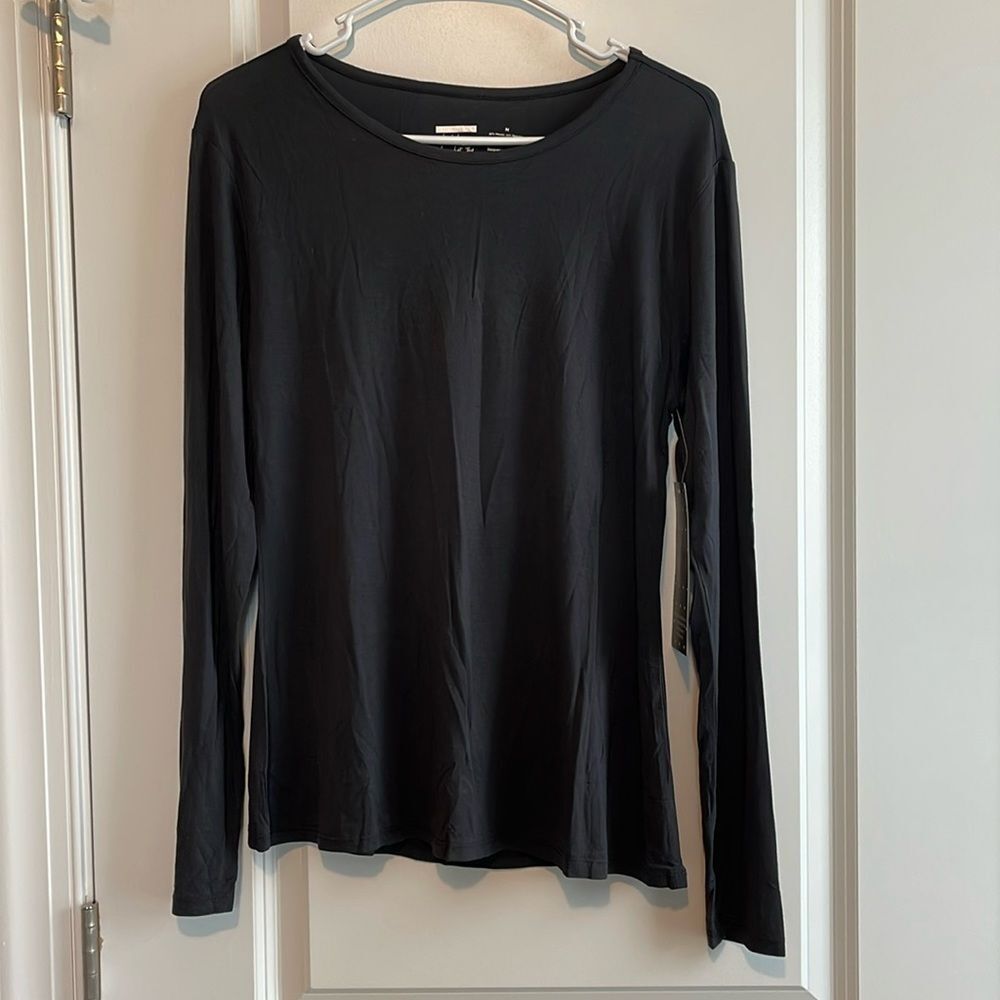 Vie Active Delilah L/S Top | NWT | Size Medium